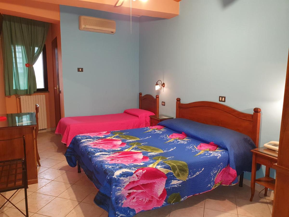 Hotel Caribe Casalnuovo Di Napoli Zewnętrze zdjęcie